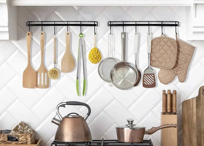 Hook Gantung untuk Dapur Kecil tapi Rapi